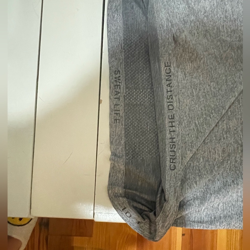 Grey Lululemon Swiftly Tech Good Condition Size 10 - image 3
